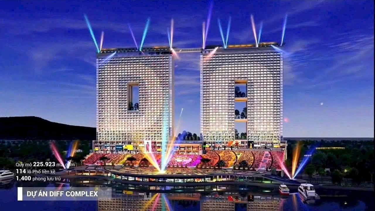 Phối cảnh Sun Galaxy Complex về đêm với khán đài pháo hoa hướng ra sông Hàn